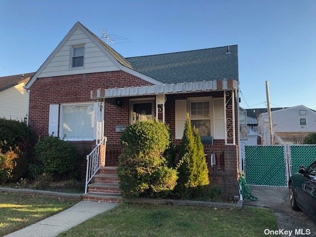 Single Family Haddon  Nassau, NY 11040, MLS-3520750-10