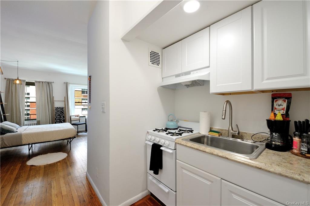 Apartment 9th  Manhattan, NY 10018, MLS-H6265240-11