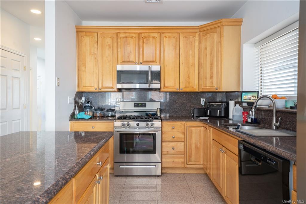Two Family Tierney  Bronx, NY 10465, MLS-H6245265-11