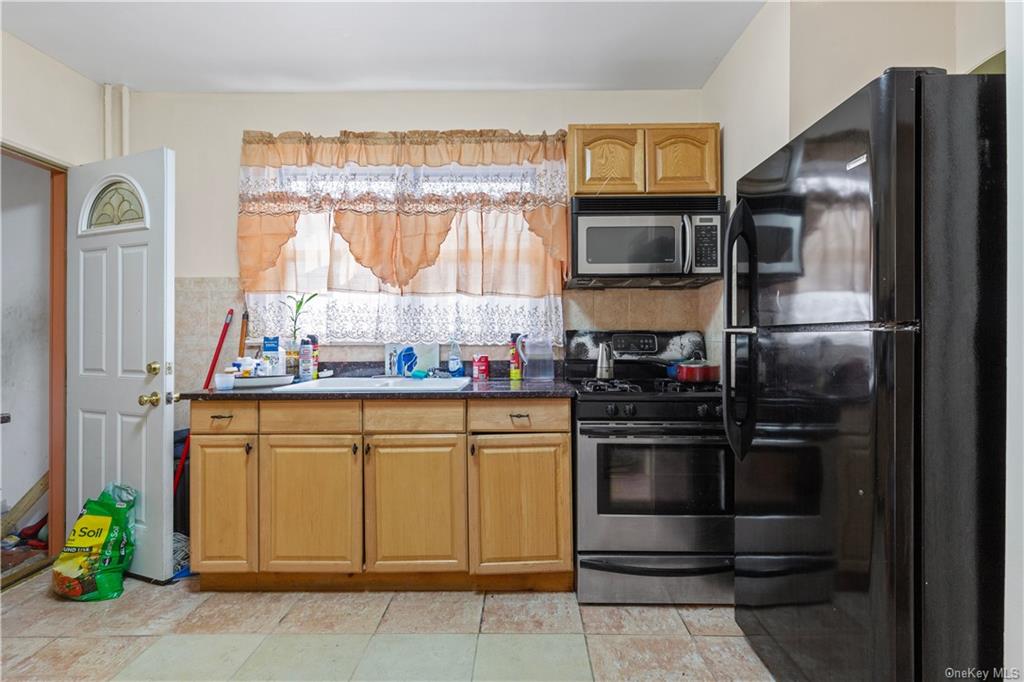 Single Family Quimby  Bronx, NY 10473, MLS-H6279494-11