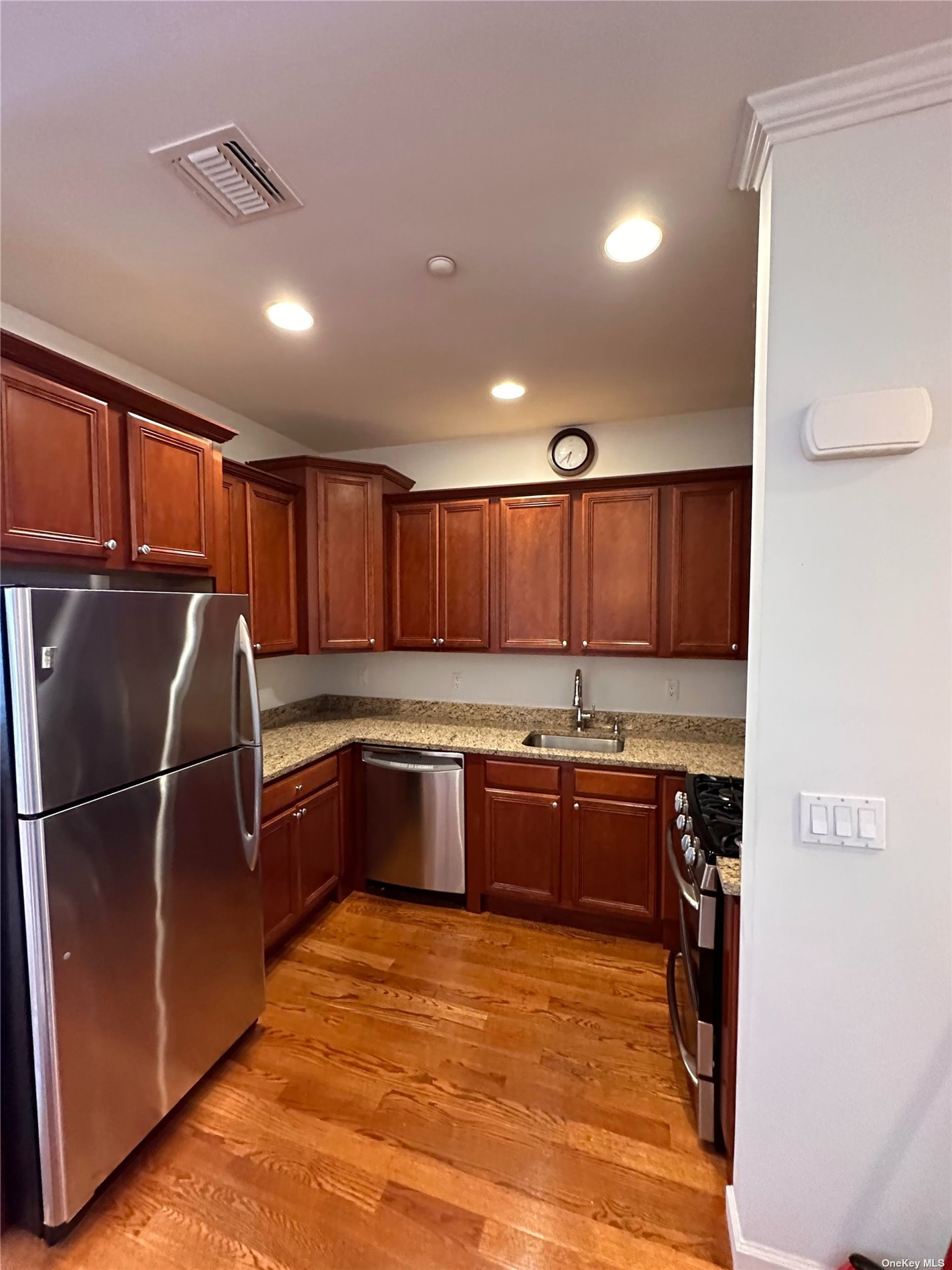 Condo Spring  Nassau, NY 11554, MLS-3506565-11