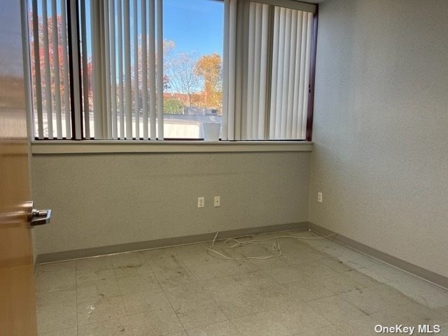 Commercial Lease Northern  Queens, NY 11361, MLS-3516677-11