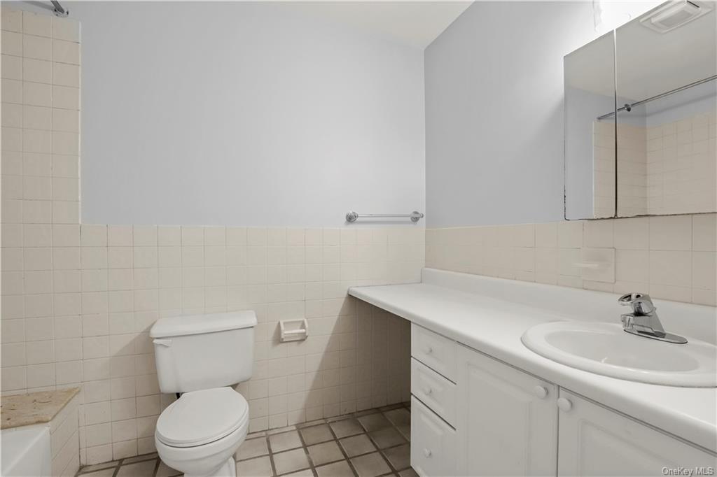 Apartment Pelhamdale  Westchester, NY 10553, MLS-H6272089-12