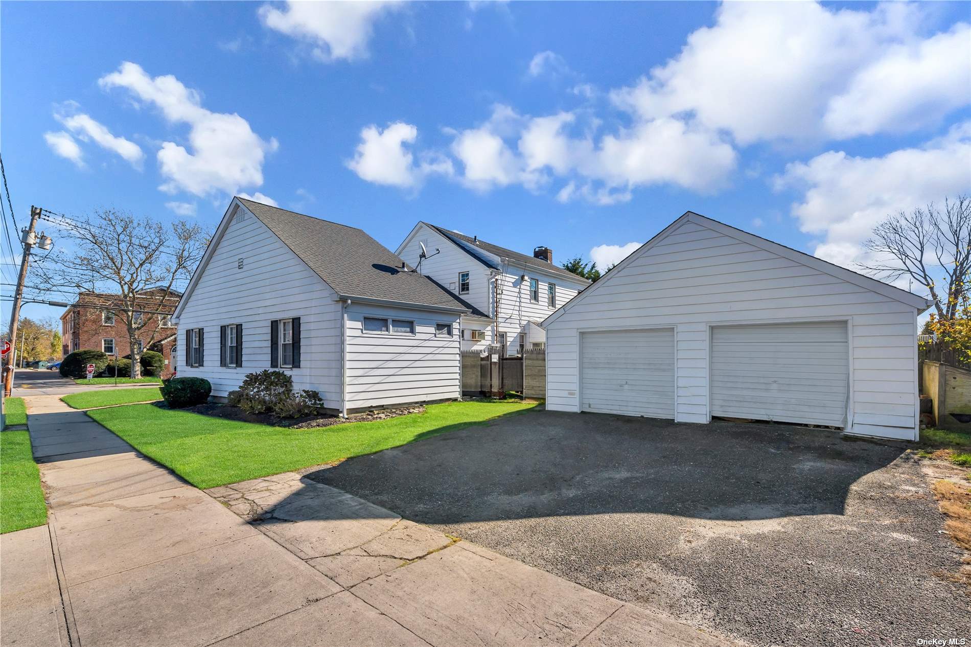 Single Family Ocean  Suffolk, NY 11772, MLS-3518191-12