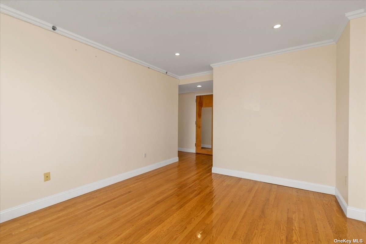 Condo Grosvenor  Queens, NY 11418, MLS-3502236-12