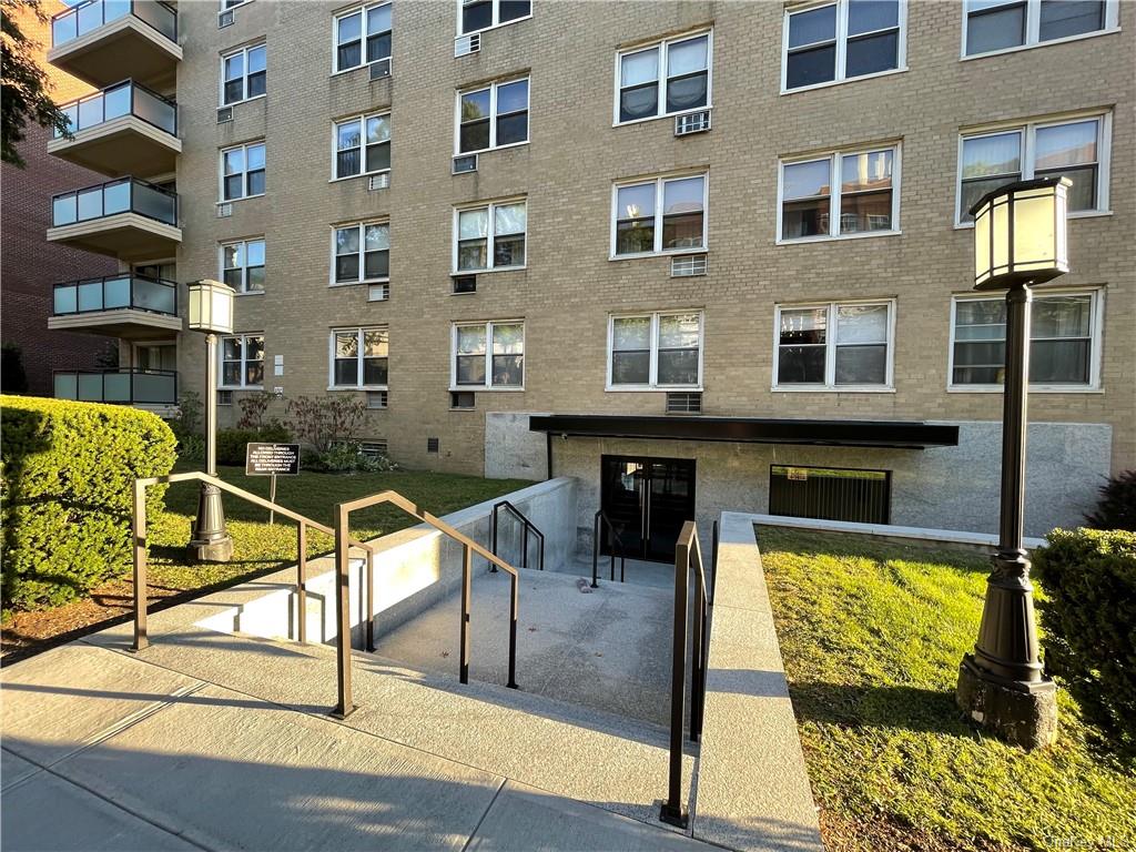 Coop Westchester  Westchester, NY 10573, MLS-H6249399-12