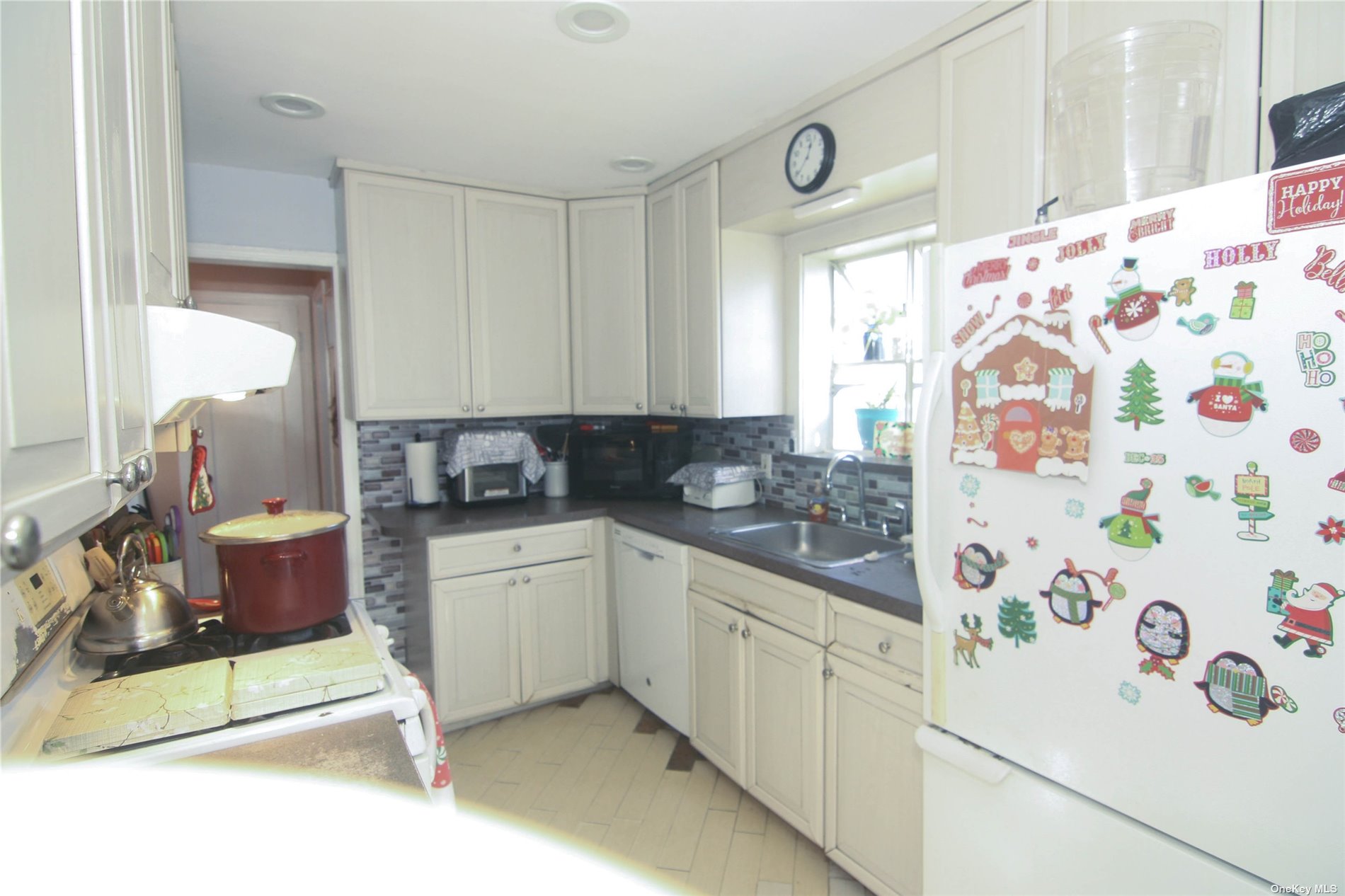 Single Family Maple  Nassau, NY 11550, MLS-3520674-12