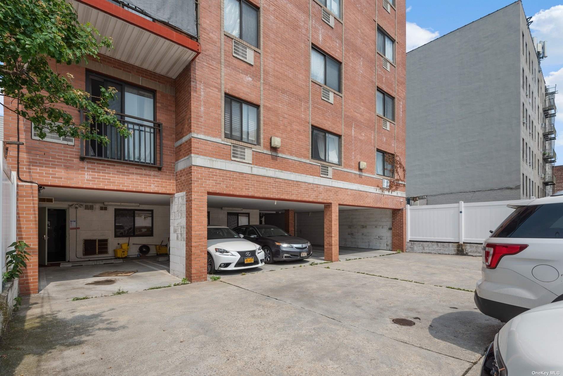 Condo 61st  Queens, NY 11377, MLS-3484847-12