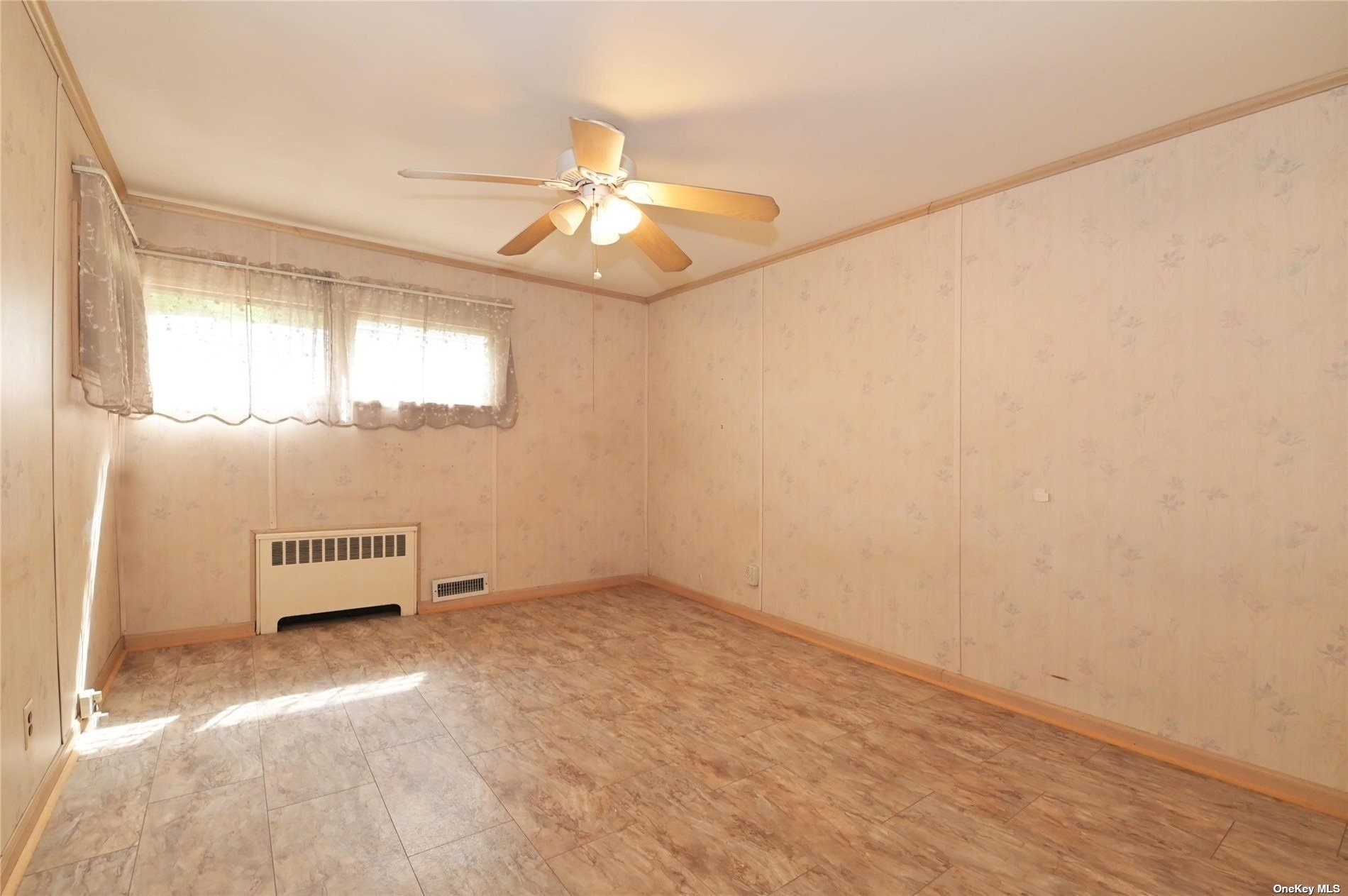 House Peck  Queens, NY 11427, MLS-3517421-14