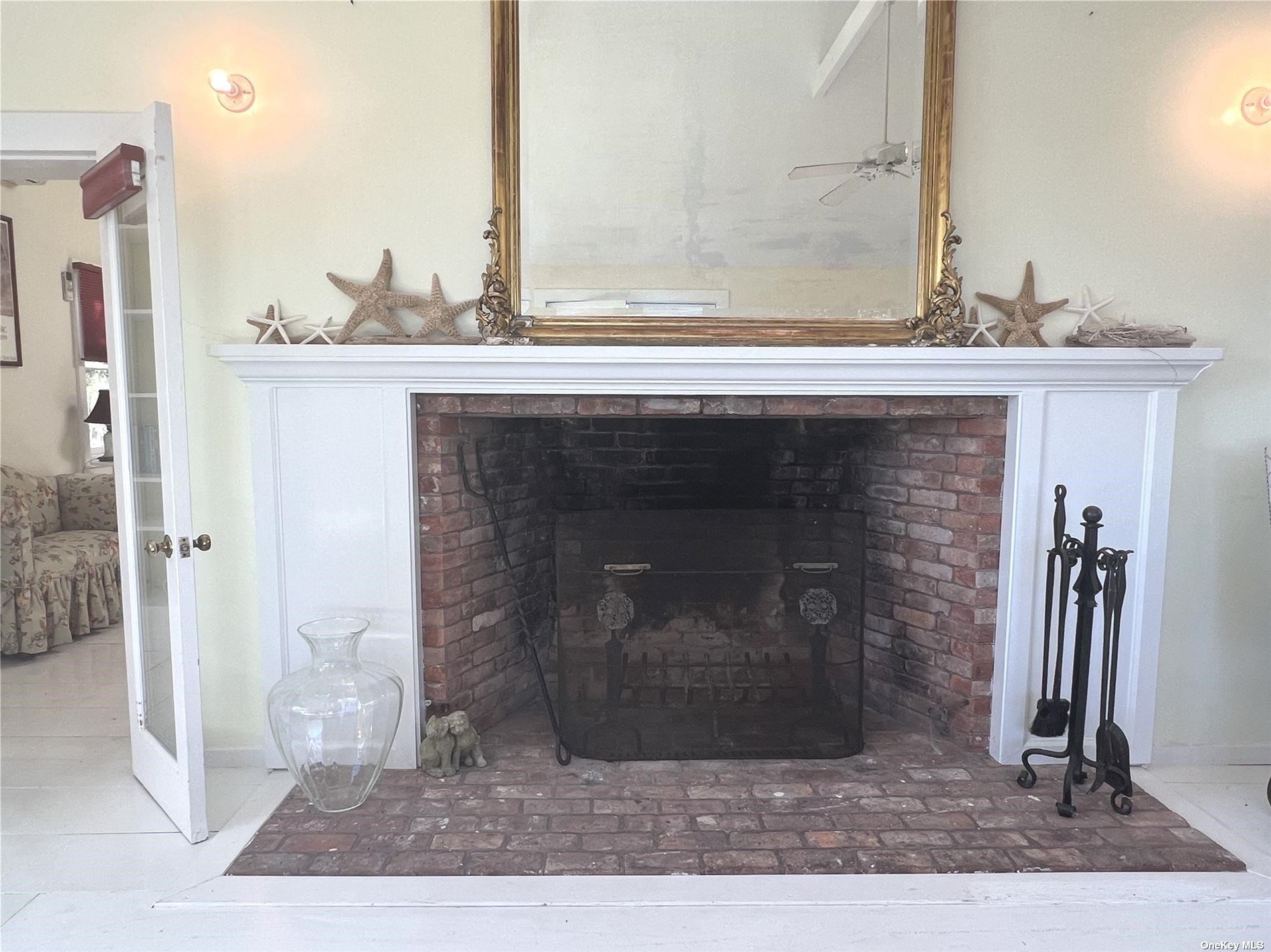 House Springs Fireplace  Suffolk, NY 11937, MLS-3510422-15