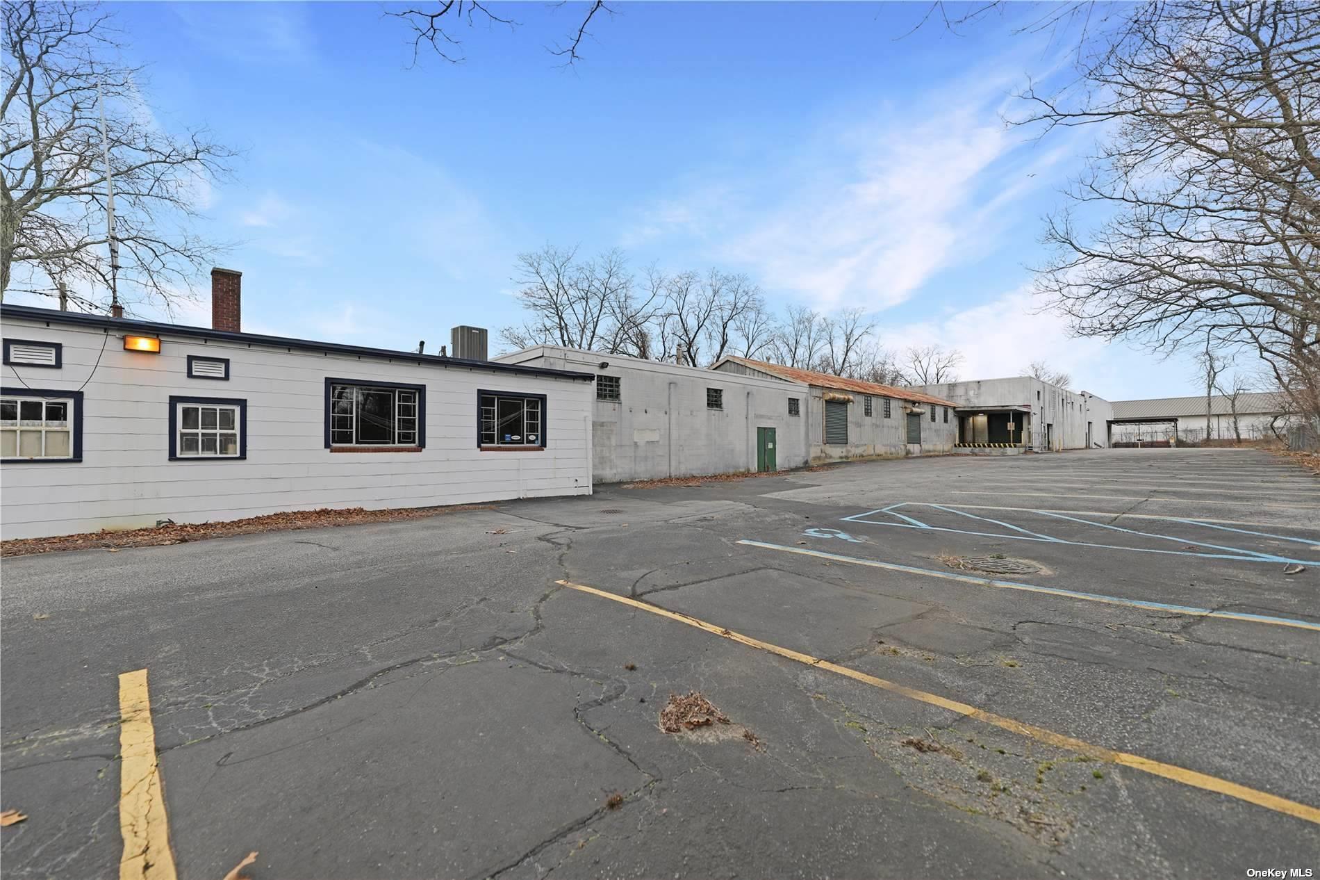 Commercial Lease West Main  Suffolk, NY 11901, MLS-3488432-15