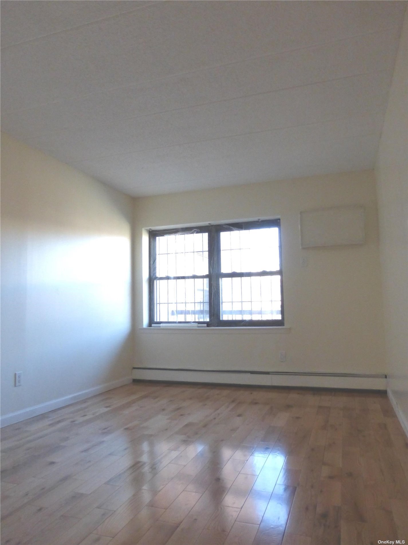 Apartment Parsons  Queens, NY 11366, MLS-3516508-15
