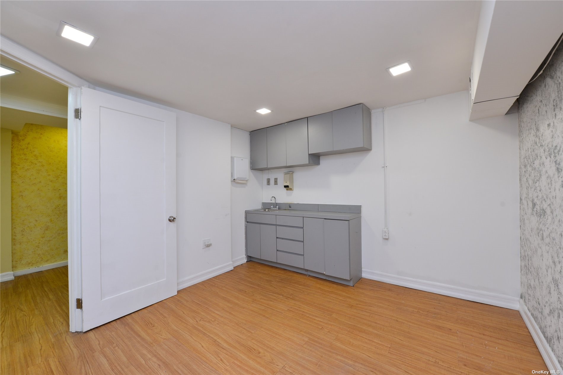 Apartment 76th  Queens, NY 11367, MLS-3516885-15