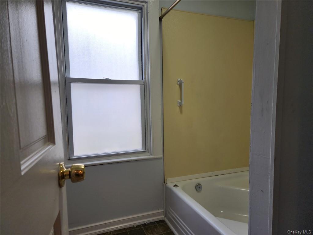 Apartment South  Dutchess, NY 12601, MLS-H6272986-15