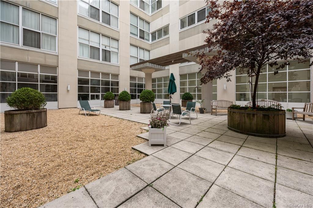 Condo Landmark  Westchester, NY 10573, MLS-H6268091-16