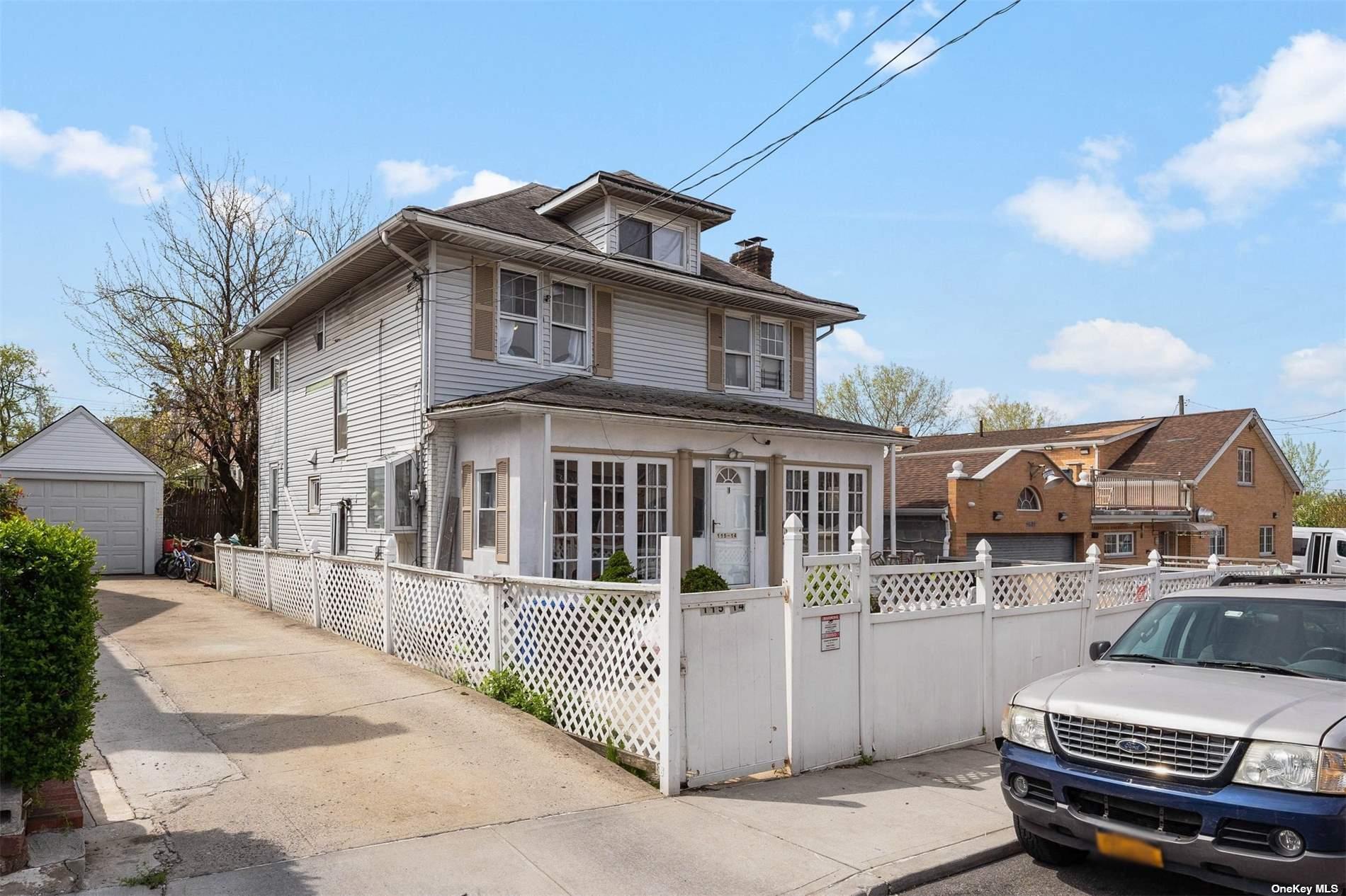 Single Family 10th  Queens, NY 11356, MLS-3392232-16