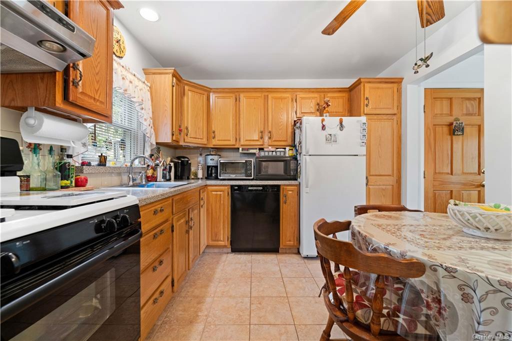 Single Family Maple  Westchester, NY 10583, MLS-H6280344-16