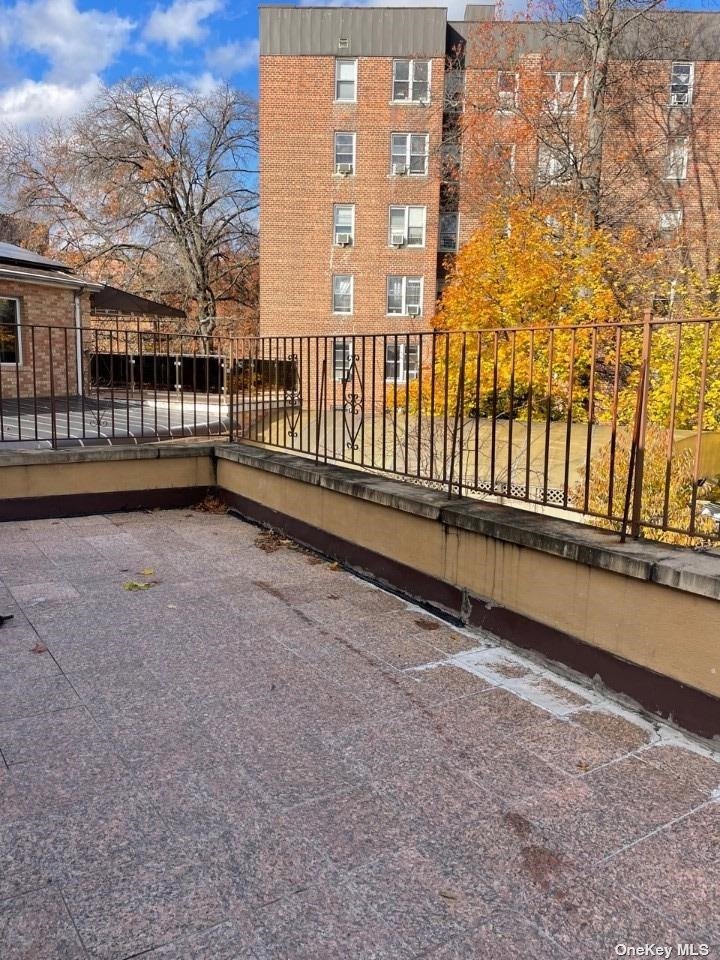 Apartment Pershing Cr  Queens, NY 11435, MLS-3518381-16