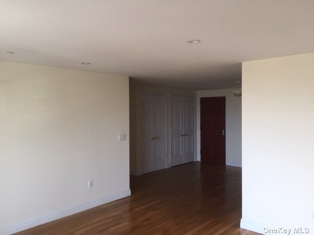 Apartment Broadway  Nassau, NY 11561, MLS-3520469-16