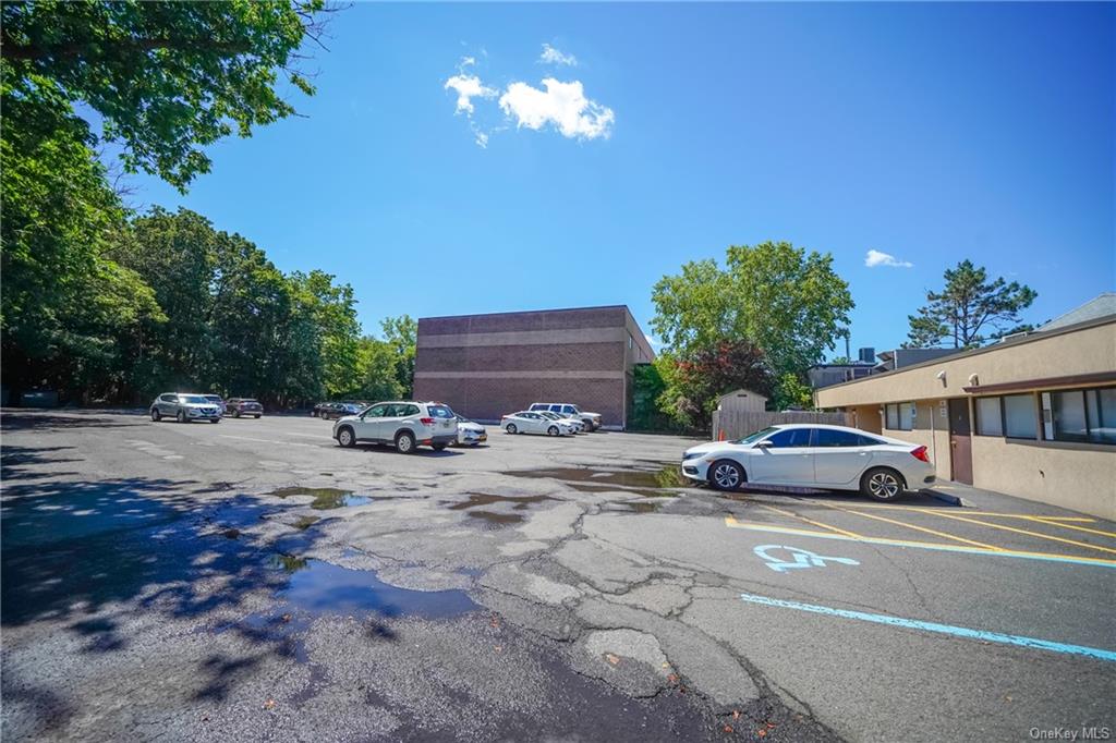 Commercial Lease Airmont  Rockland, NY 10901, MLS-H6263587-16