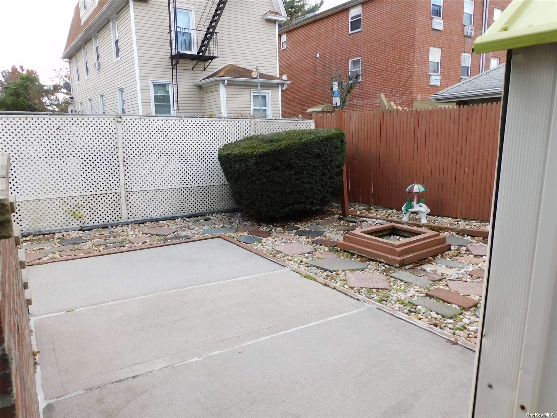 Single Family Pidgeon Meadow  Queens, NY 11358, MLS-3516851-16