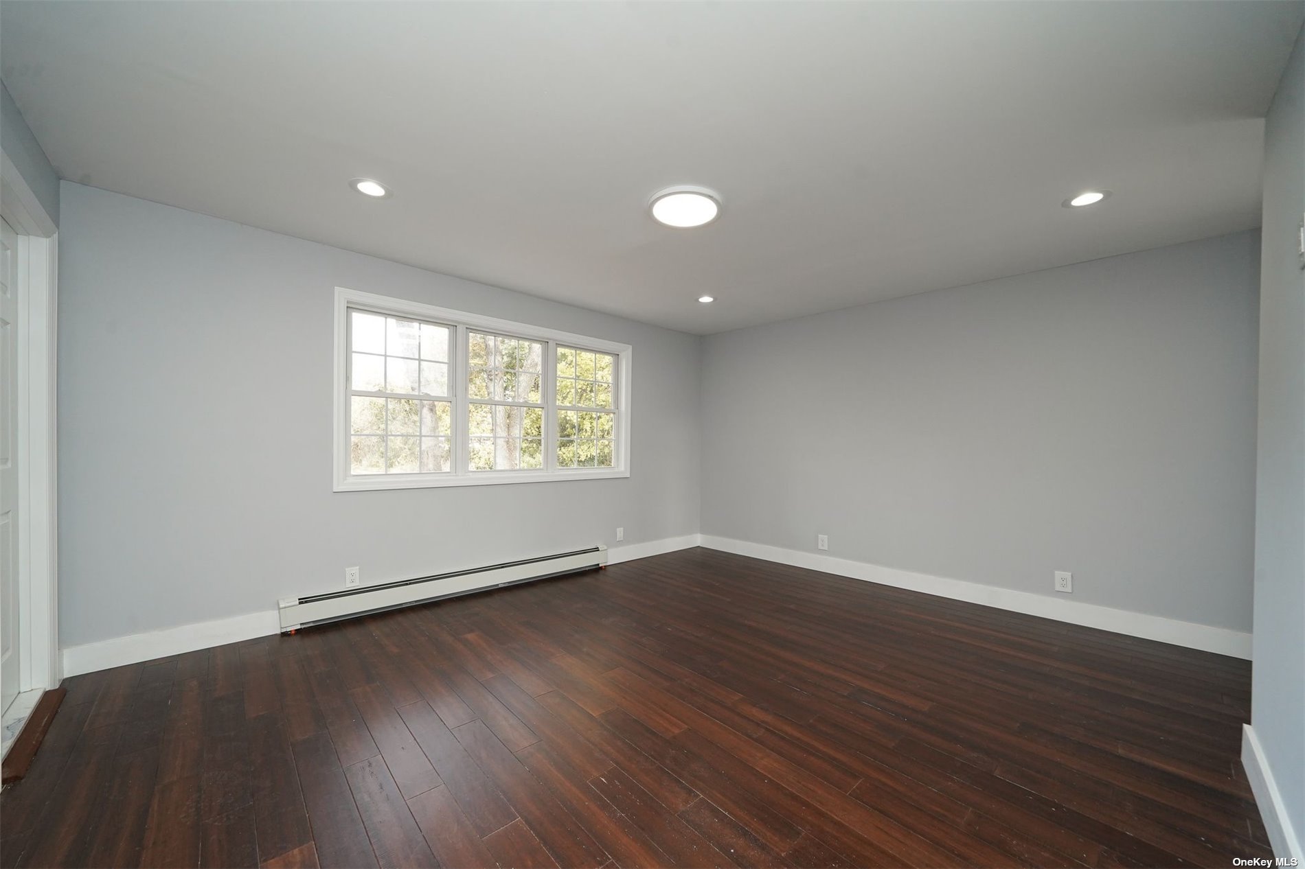 Single Family Vondran  Suffolk, NY 11746, MLS-3516979-16