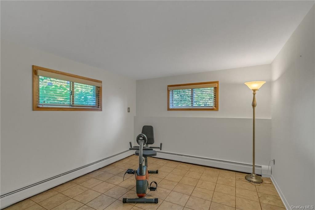 Single Family Bearfort  Out Of Area, NY 07480, MLS-H6272079-17