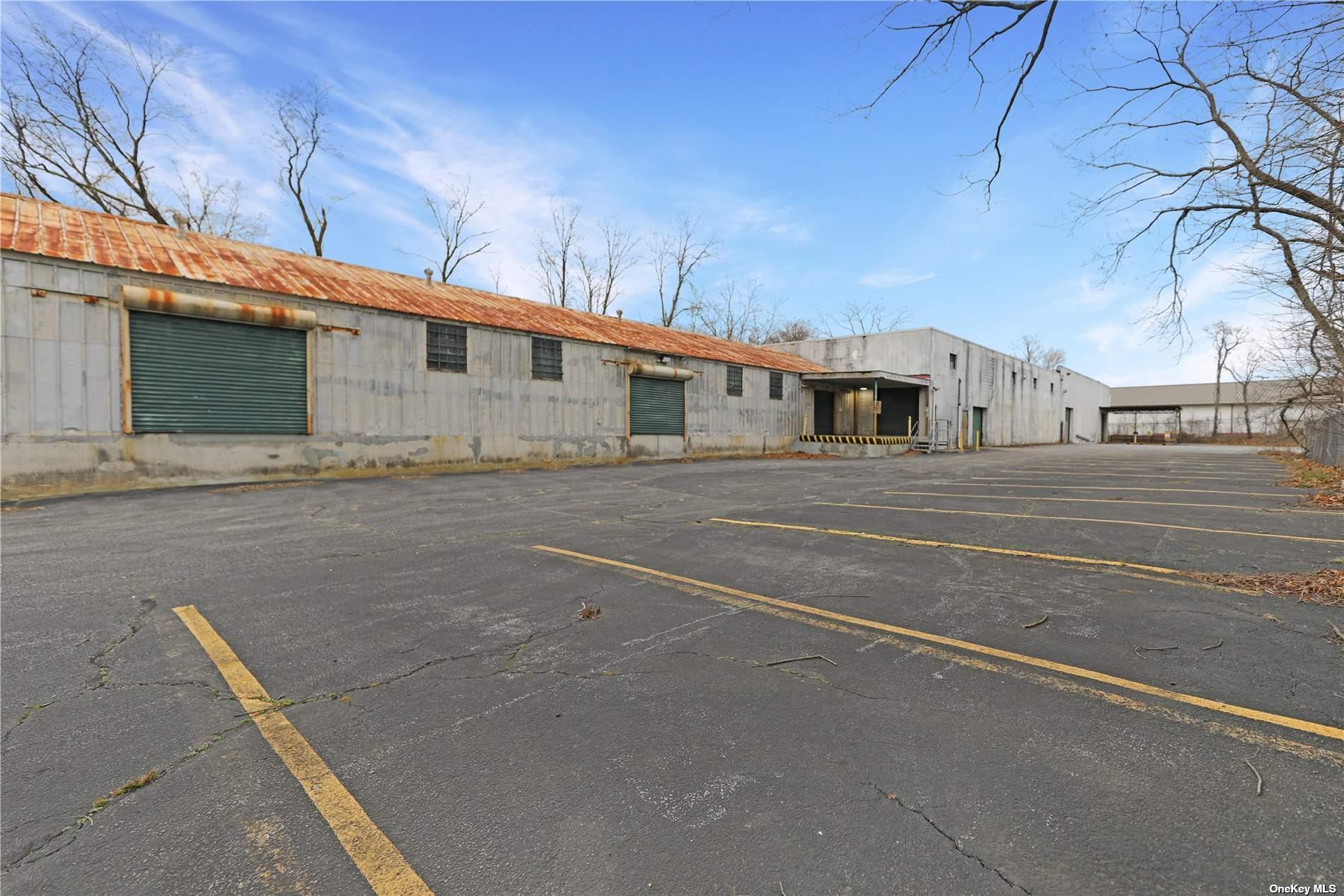 Commercial Lease West Main  Suffolk, NY 11901, MLS-3488432-17