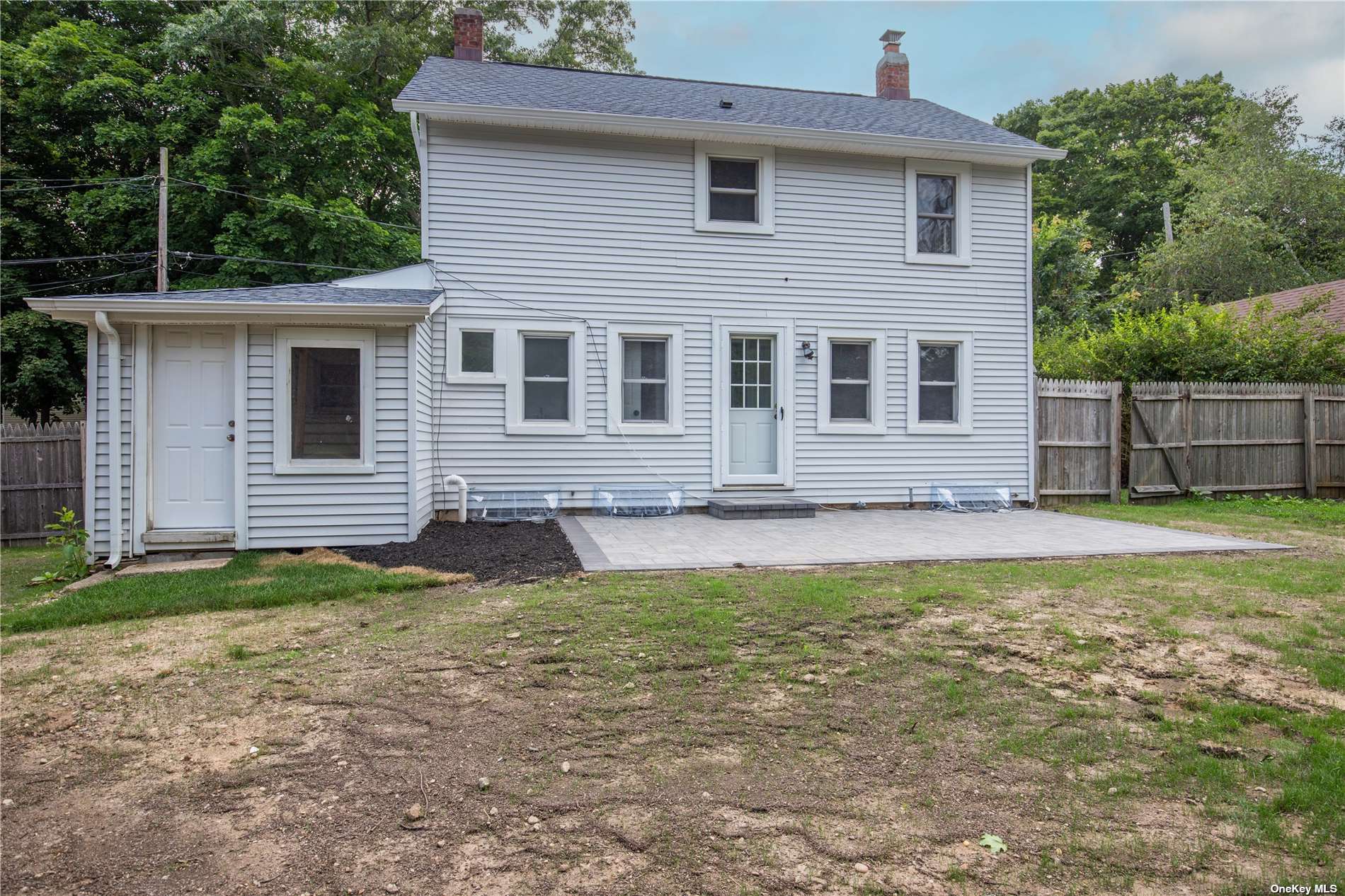 Single Family Rosewell  Suffolk, NY 11786, MLS-3491511-17