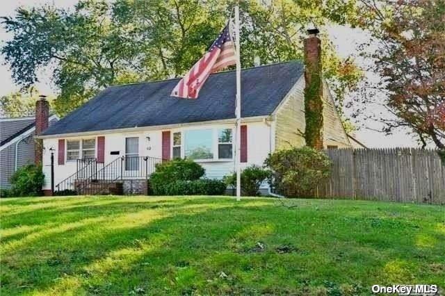 Two Family Murdock  Suffolk, NY 11746, MLS-3437545-17