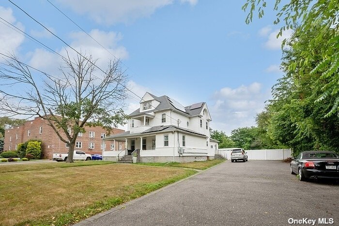 Two Family Ocean Avenue  Nassau, NY 11520, MLS-3494785-17