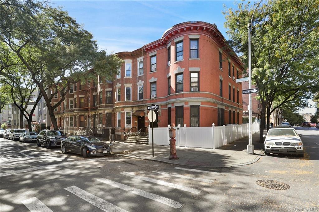 Single Family Topping  Bronx, NY 10457, MLS-H6273977-17