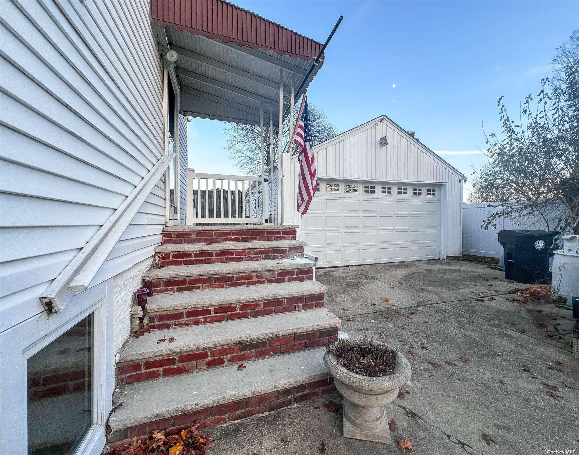 Single Family Arbour  Suffolk, NY 11795, MLS-3518392-18