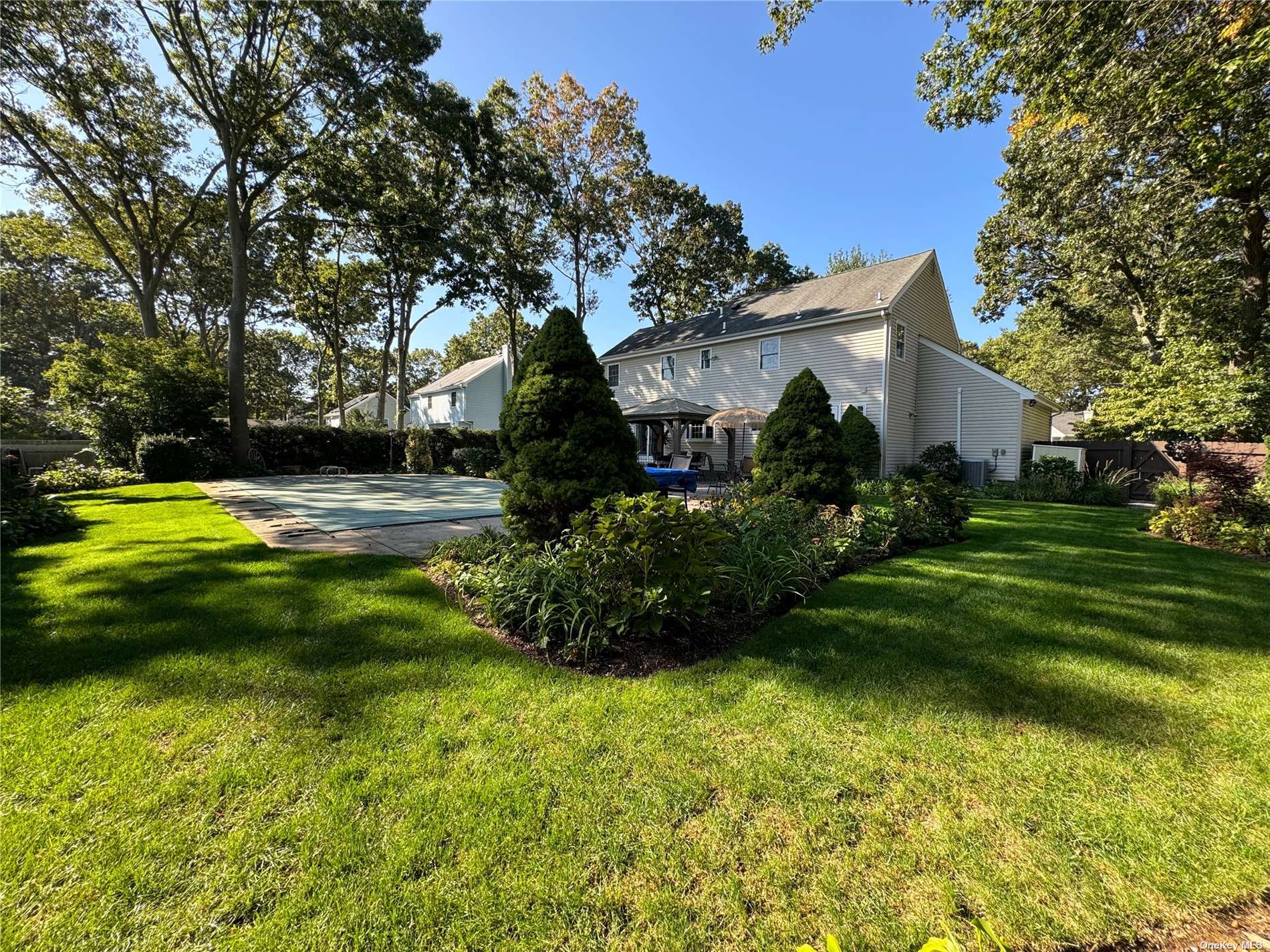 Single Family Old Selden Stage  Suffolk, NY 11784, MLS-3508393-18