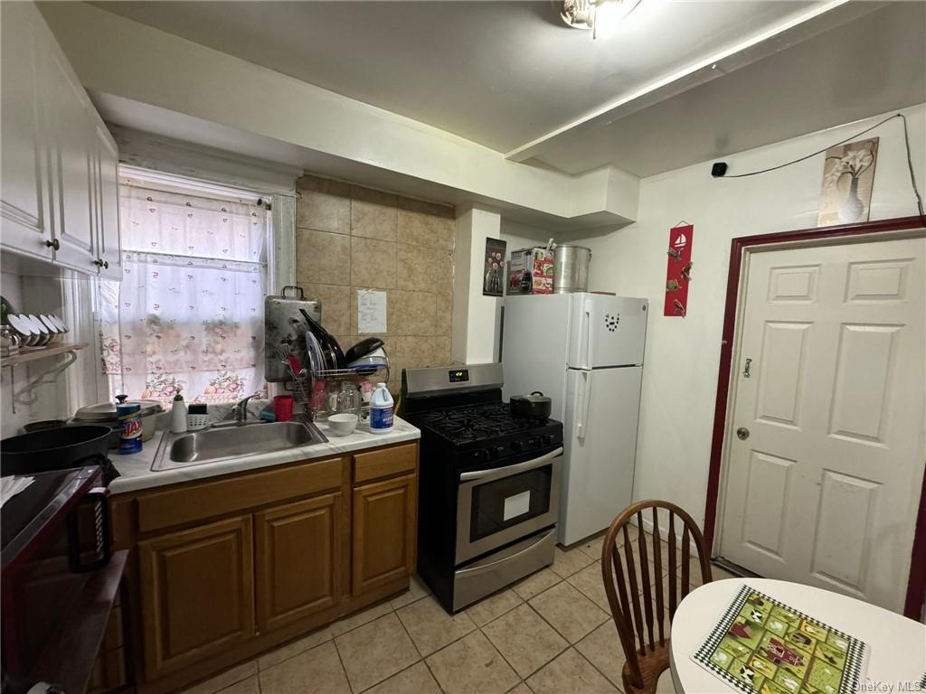 Single Family Overing  Bronx, NY 10461, MLS-H6279611-18