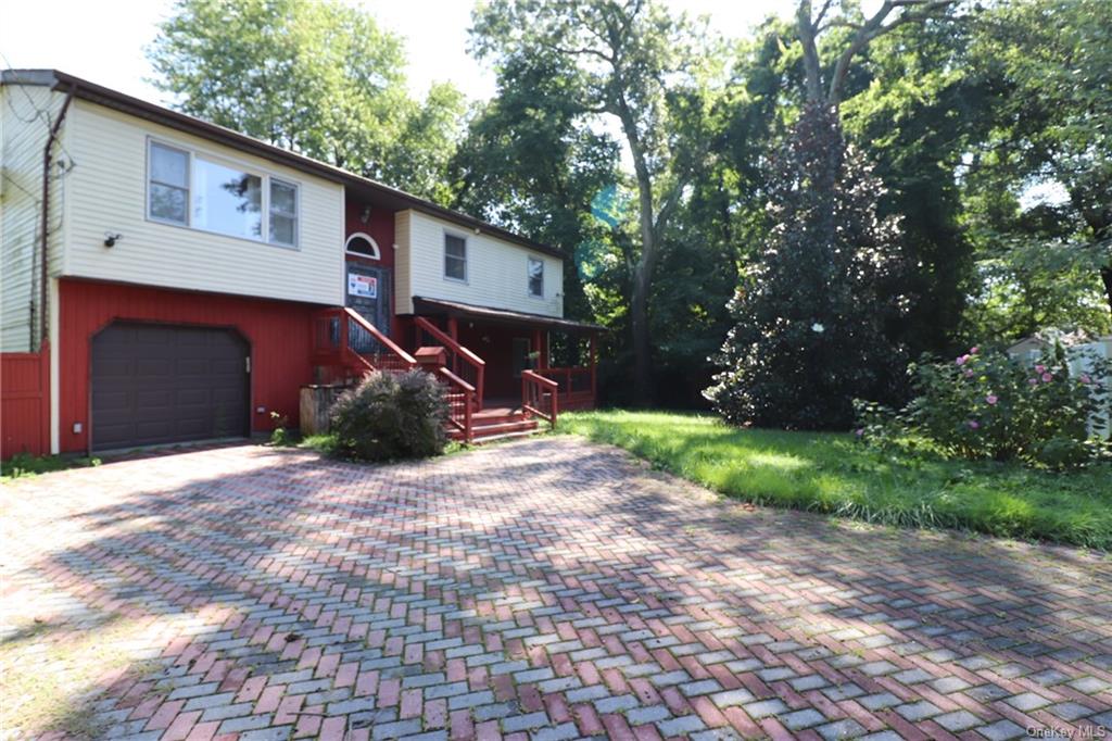 Single Family Perry  Suffolk, NY 11798, MLS-H6201934-18