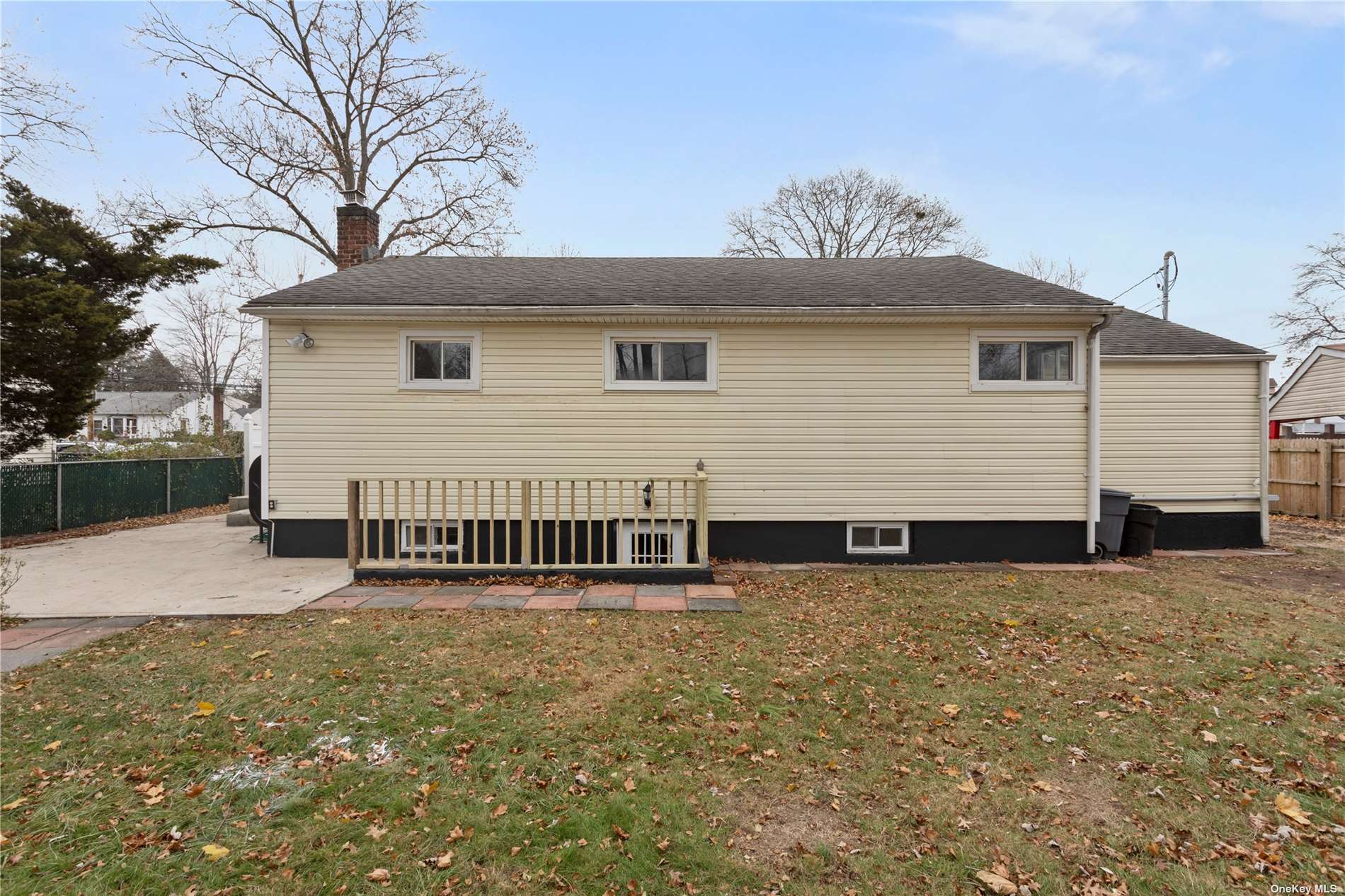 Single Family Charter Oaks  Suffolk, NY 11717, MLS-3518957-18