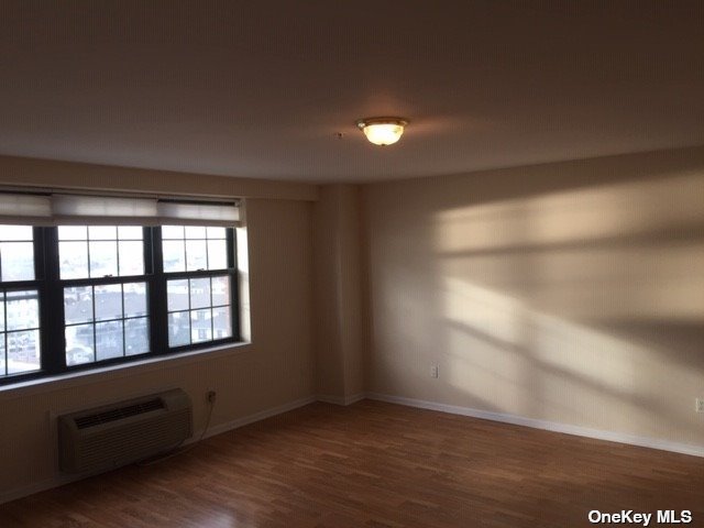 Apartment Broadway  Nassau, NY 11561, MLS-3507219-19