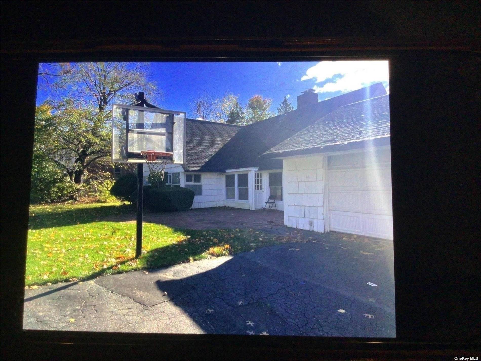 House Pebble  Nassau, NY 11577, MLS-3499333-19