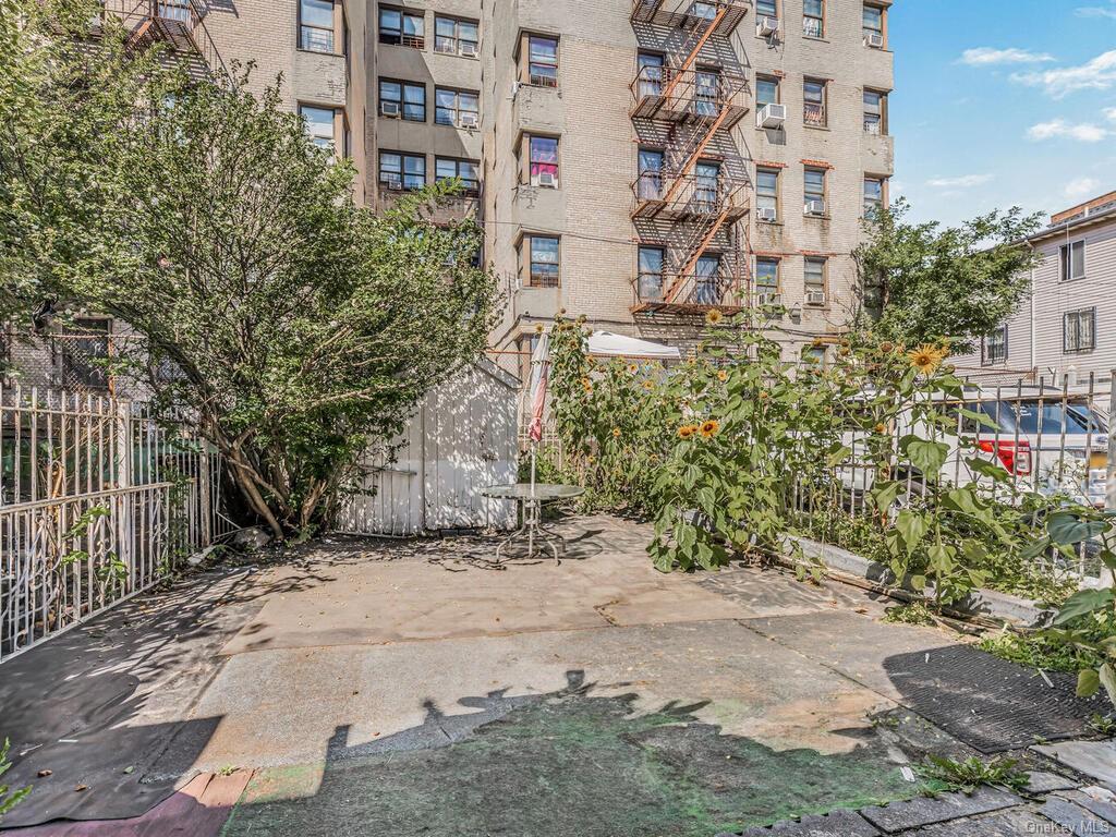 Single Family Tiebout  Bronx, NY 10458, MLS-H6267420-19