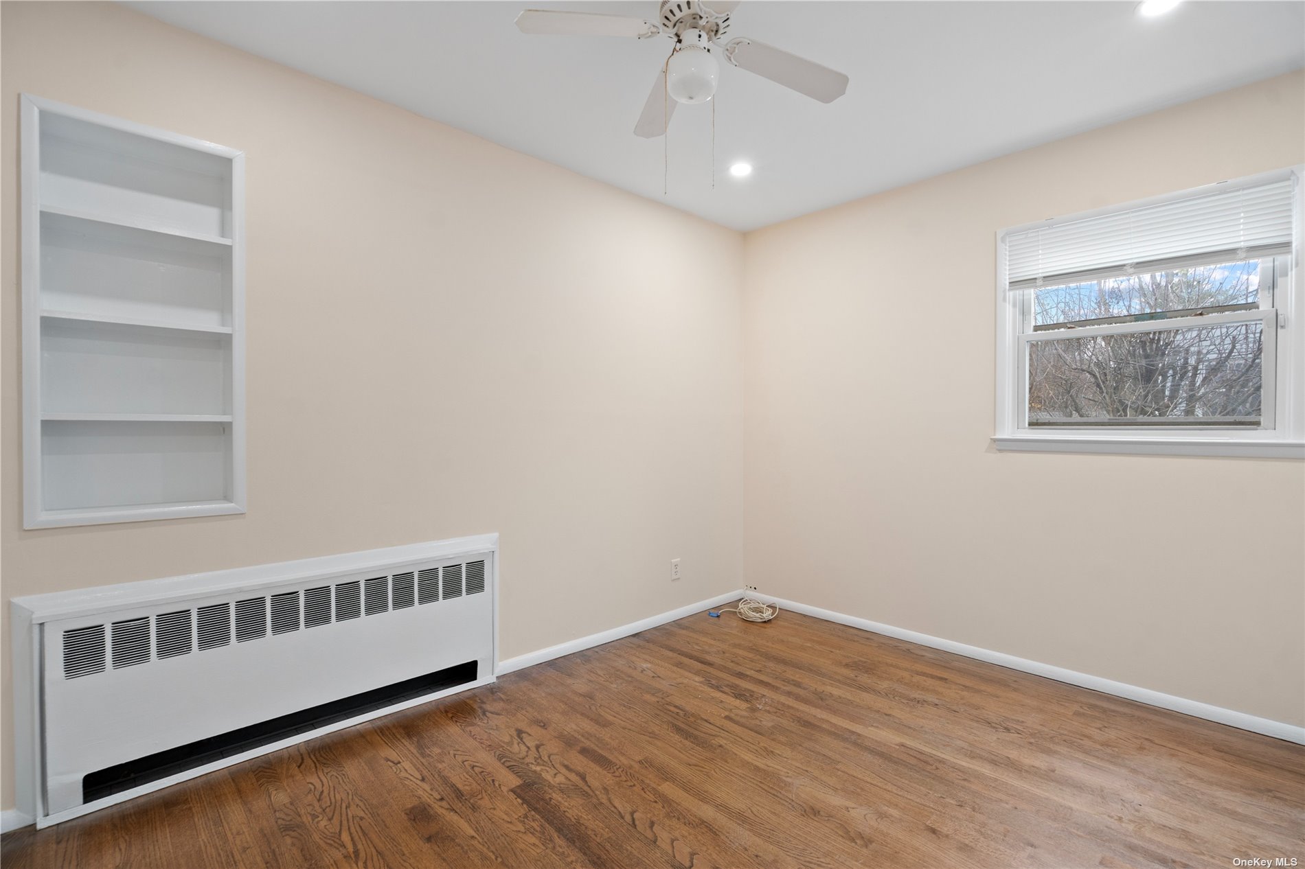 Apartment Mcloughlin  Nassau, NY 11542, MLS-3520525-19