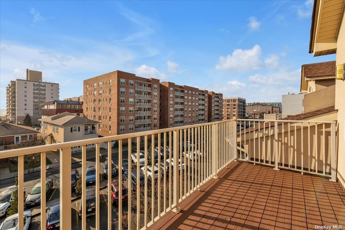 Condo Broadway  Nassau, NY 11561, MLS-3520528-19