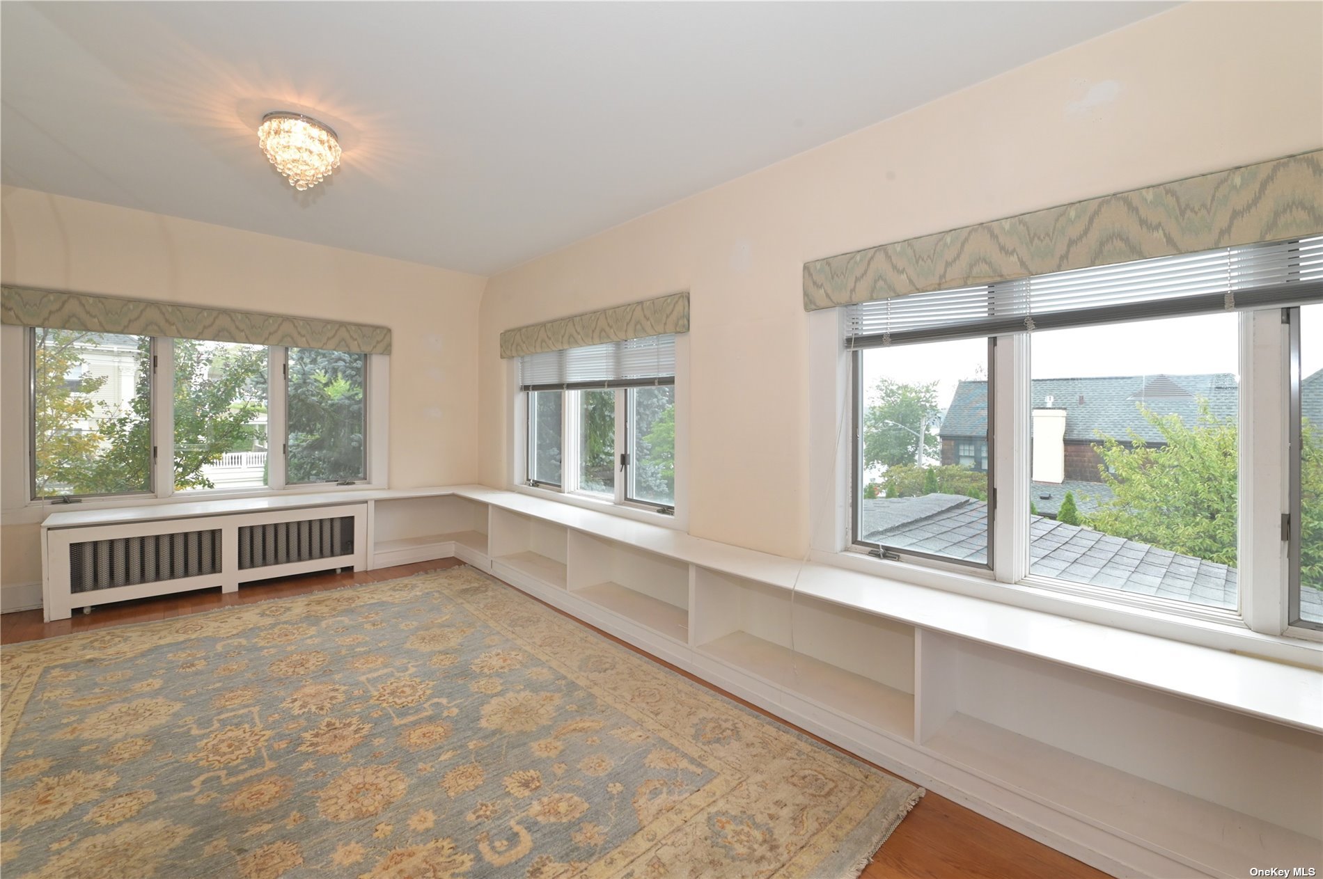 Single Family Hollywood  Queens, NY 11363, MLS-3510803-19