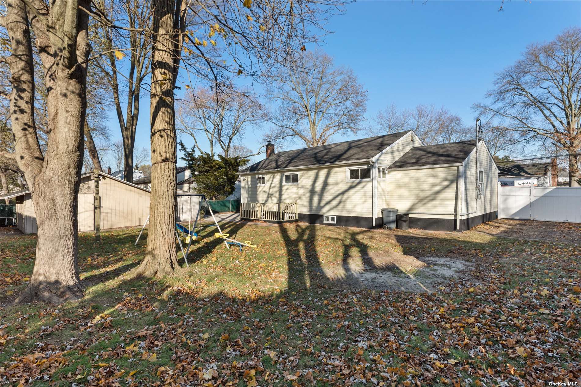 Single Family Charter Oaks  Suffolk, NY 11717, MLS-3518957-19