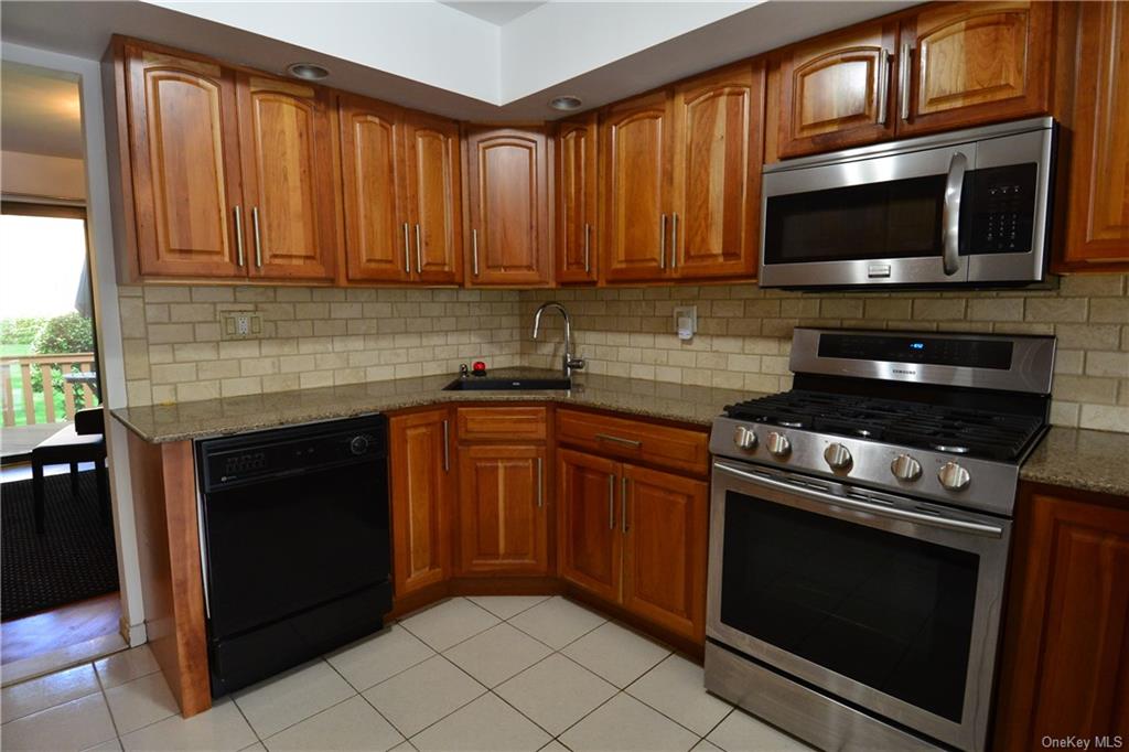 Condo California  Westchester, NY 10708, MLS-H6264989-19