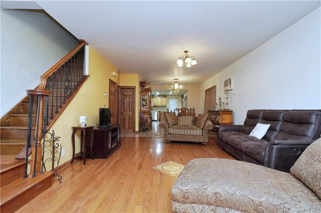 Single Family 7th  Brooklyn, NY 11223, MLS-H6277026-2