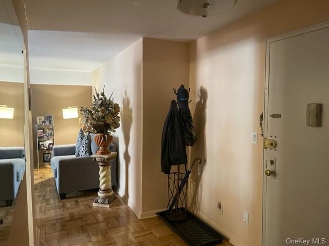 Coop Bronx River  Westchester, NY 10704, MLS-H6279044-2