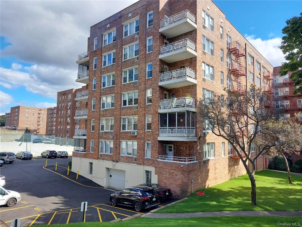 Coop Bronx River  Westchester, NY 10704, MLS-H6273057-2