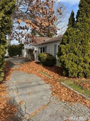 Single Family Connecticut  Nassau, NY 11758, MLS-3521107-2