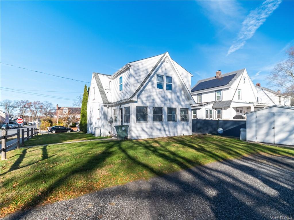 Single Family Irenhyl  Westchester, NY 10573, MLS-H6279254-2